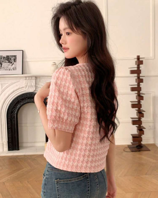 Short-sleeved blouse