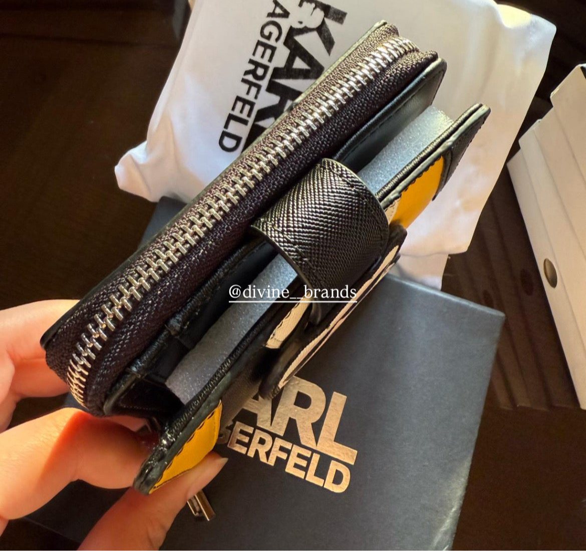 Karl lagerfeld wallet