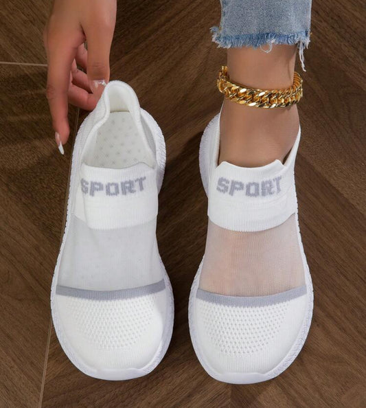 Sports shoes