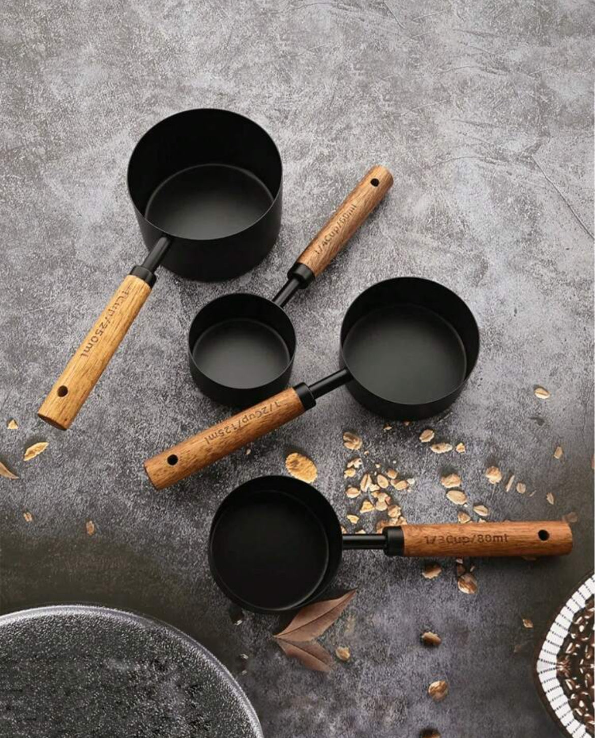Stainless steel measuring cup