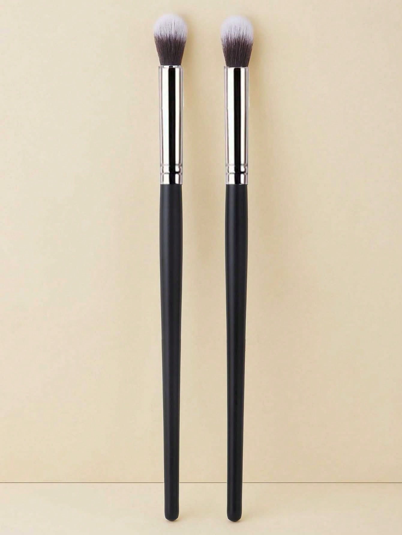 Makeup brush