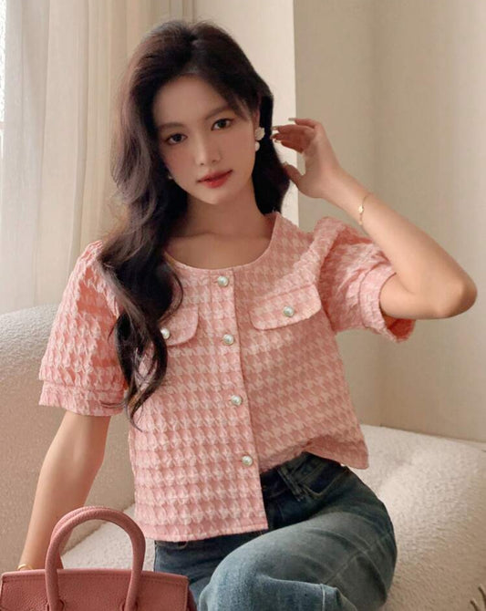 Short-sleeved blouse