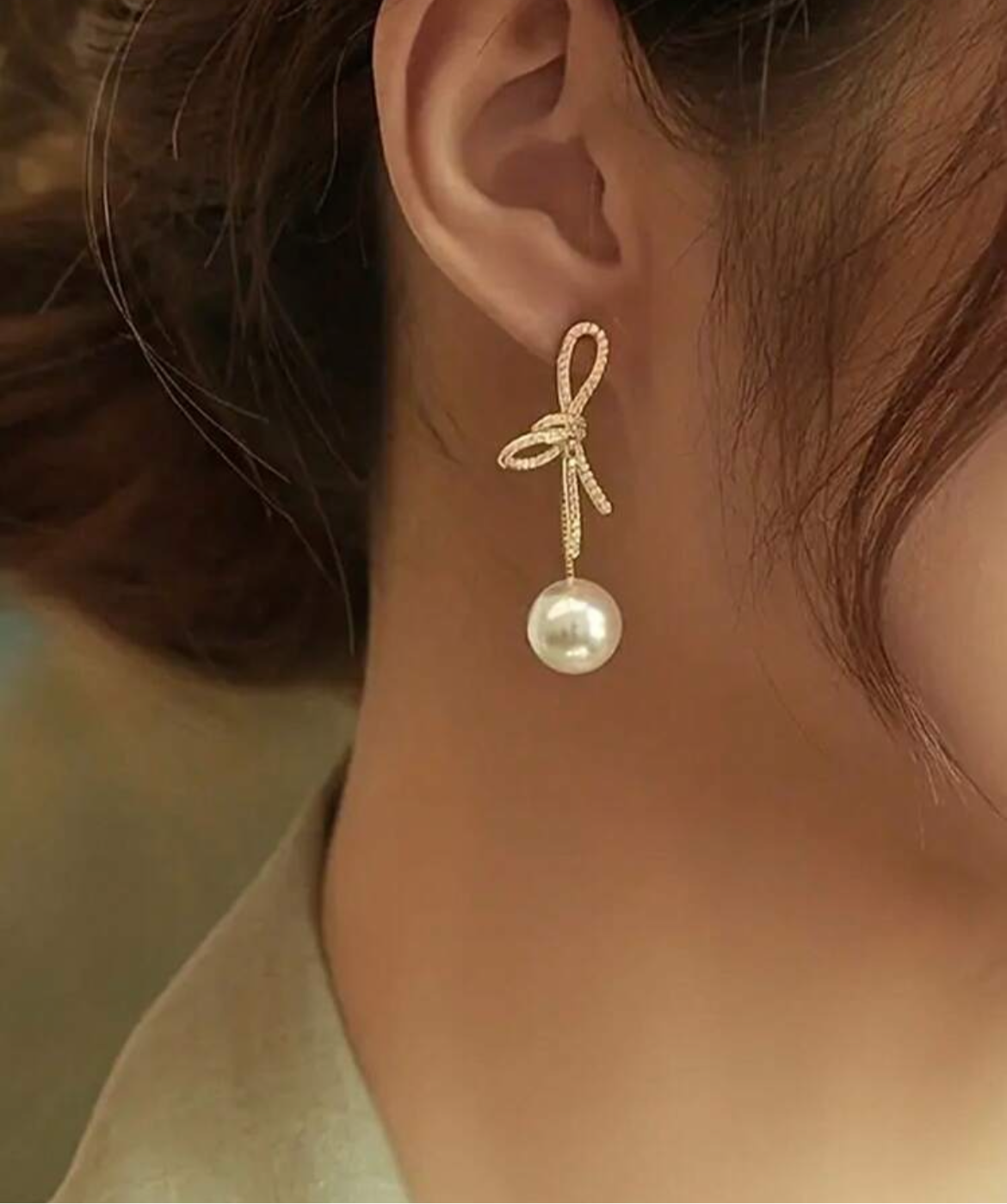 Pearl earrings