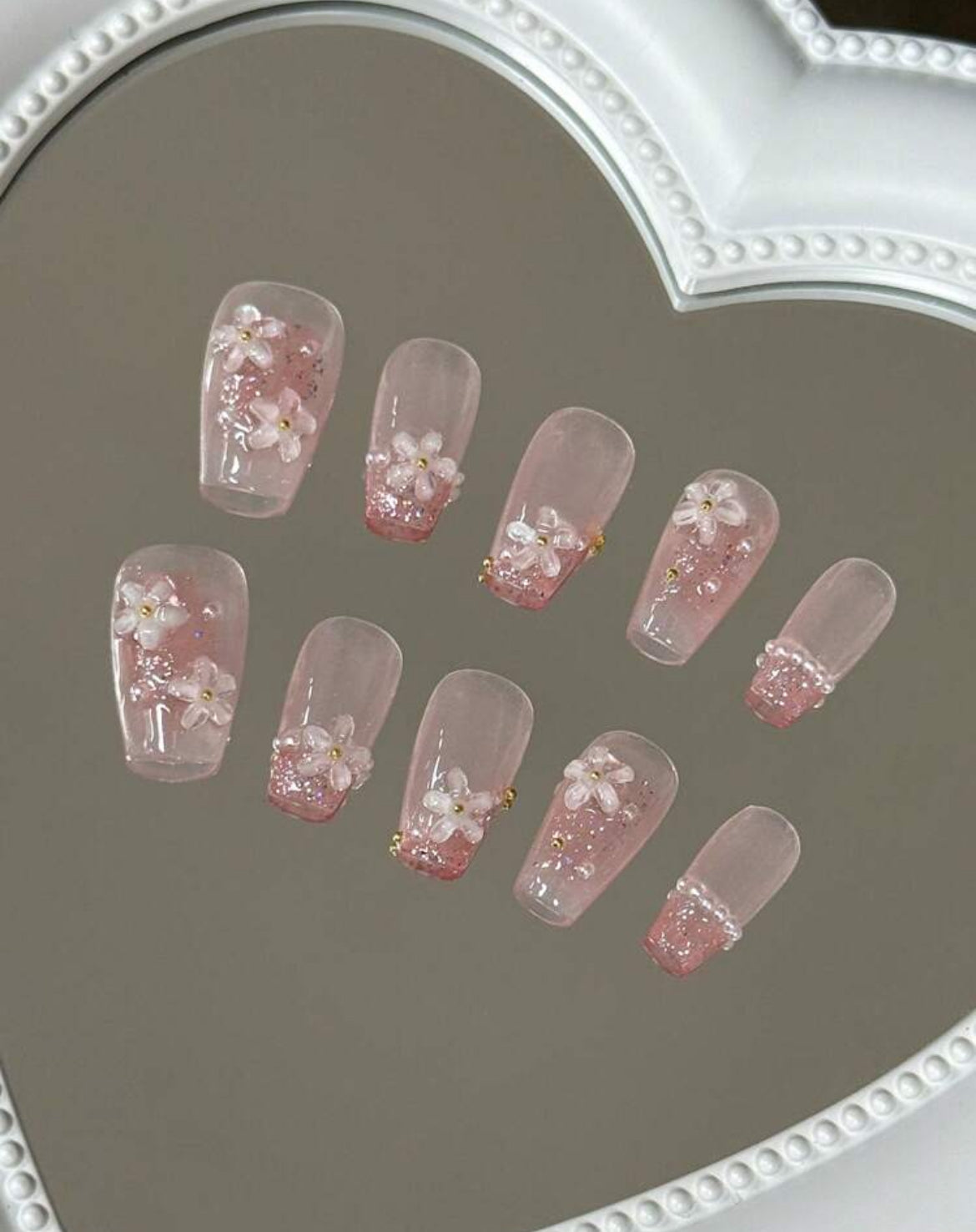 Press on nails