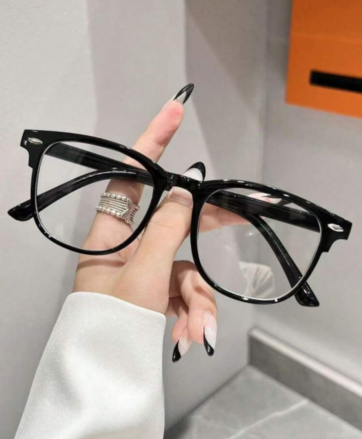Black glasses