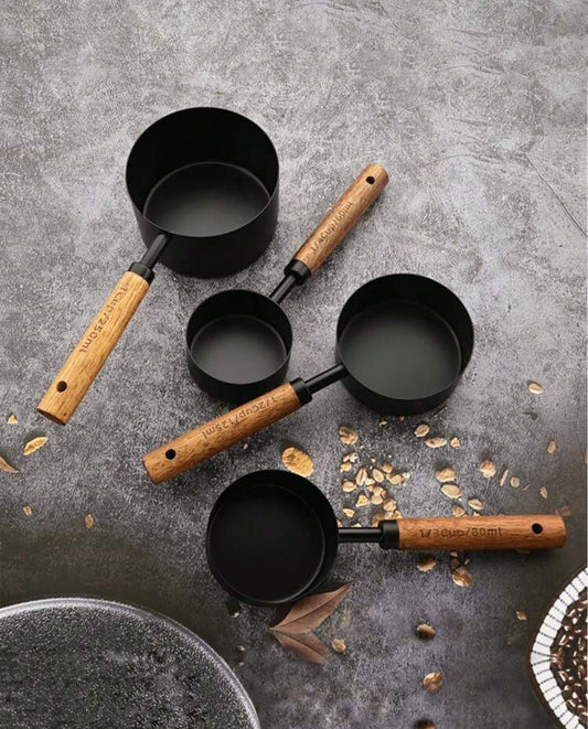 Stainless steel measuring cup