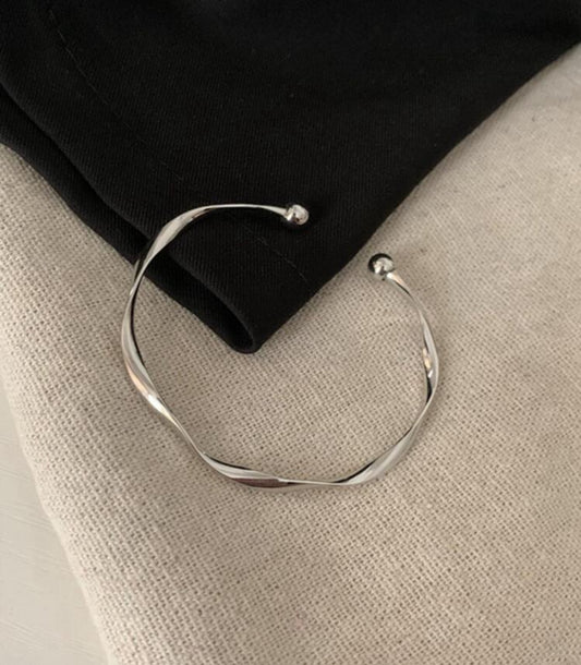 Cuff bangle