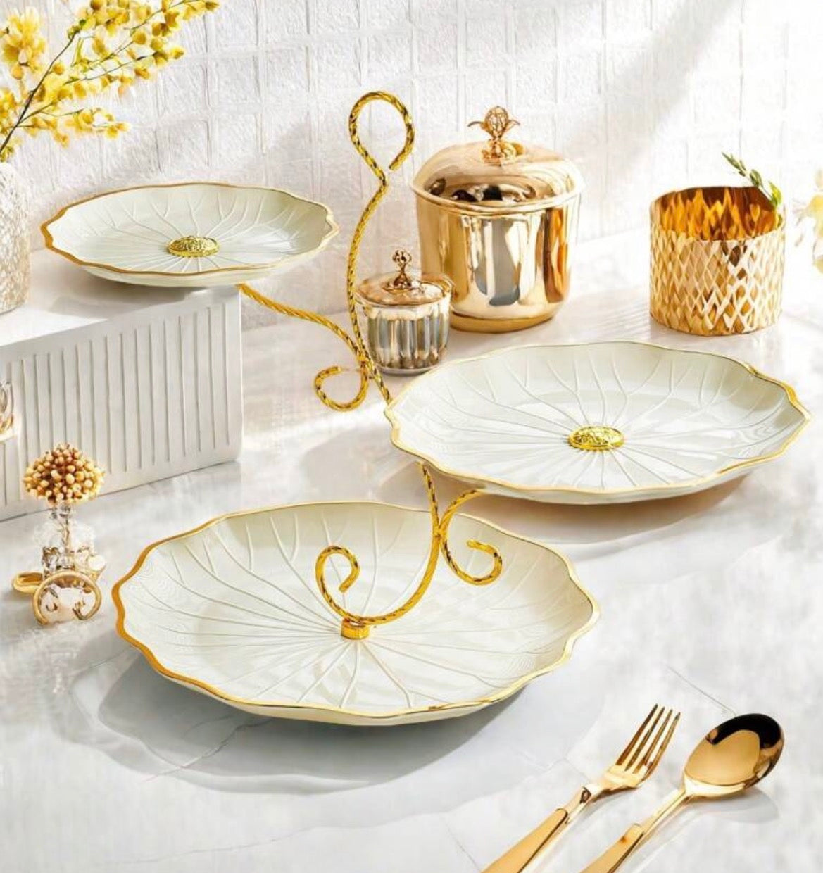 Layered tray