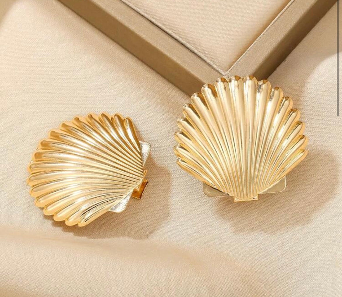 Shell earrings