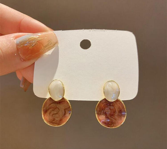 Round earrings