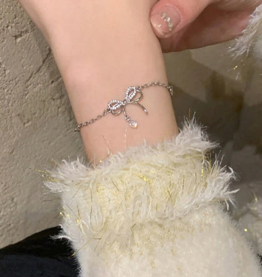 Bow bracelet
