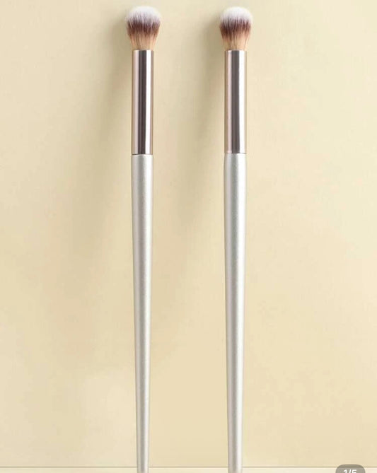 Makeup brush