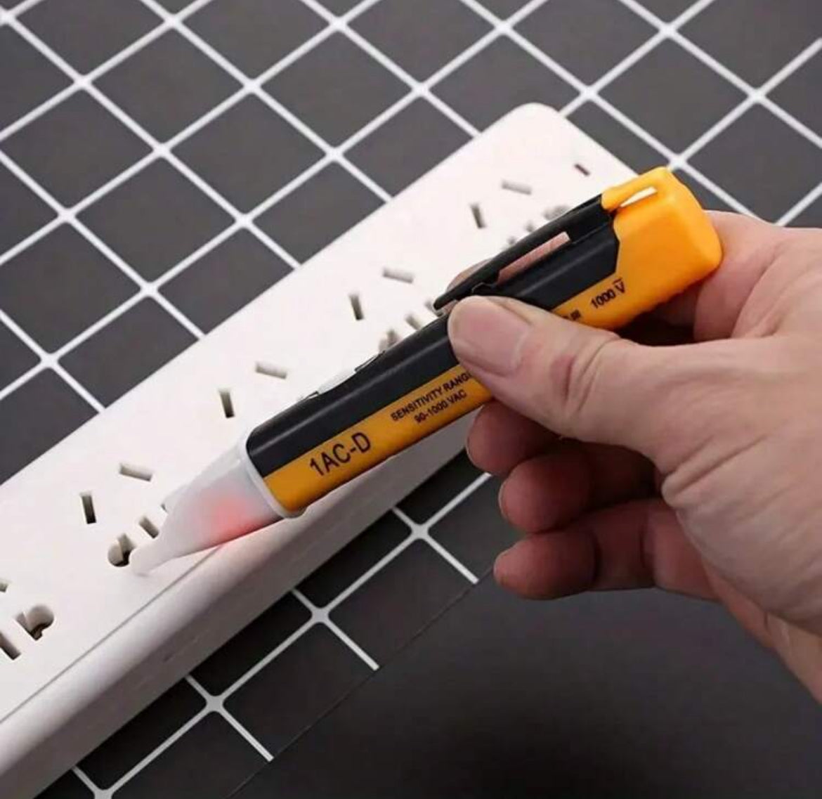 Voltage indicator