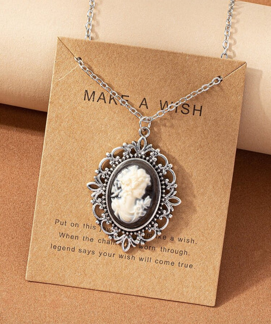 Oval necklace