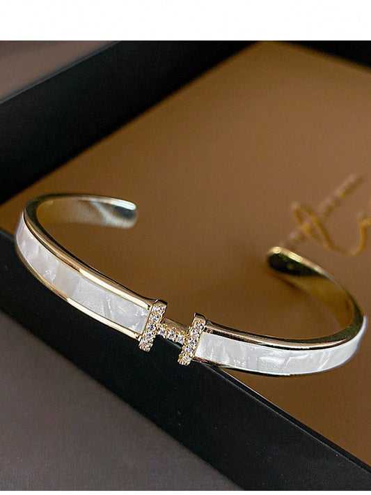 Gold bracelet
