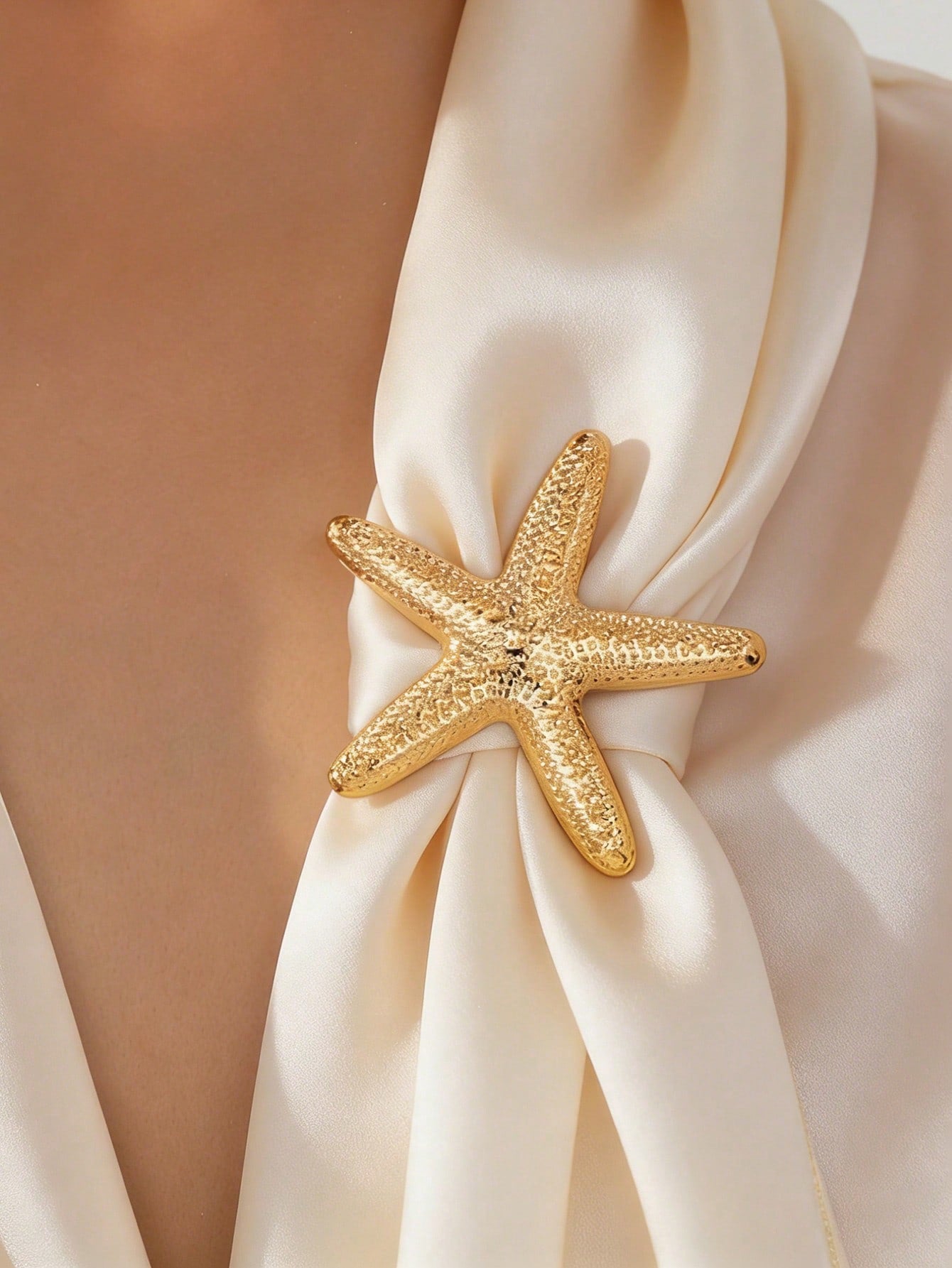 Starfish brooch