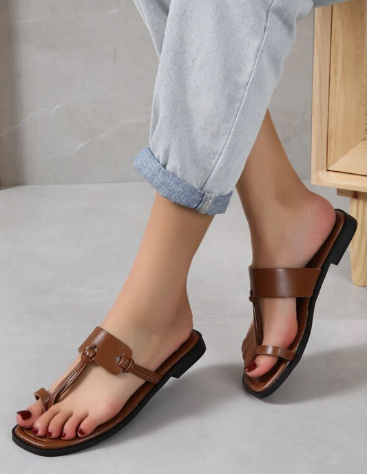 Flat sandals